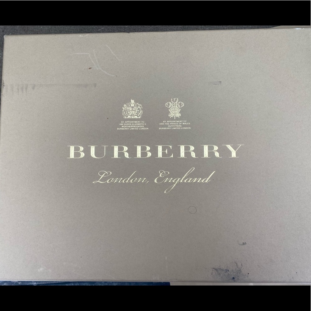 Burberry shoe box
